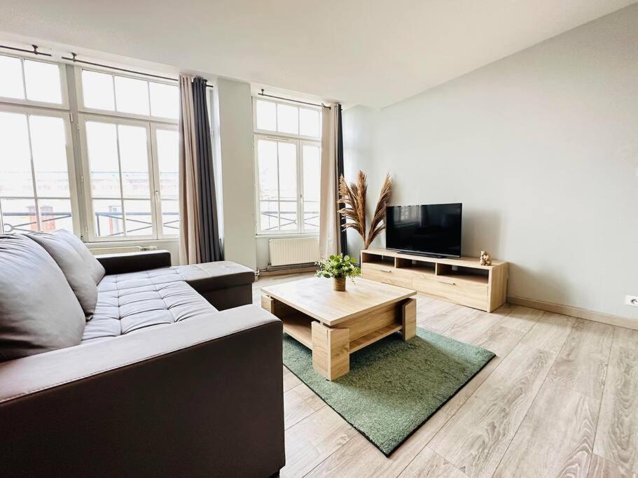 Au Coeur De Bruyeres Apartment Luaran gambar