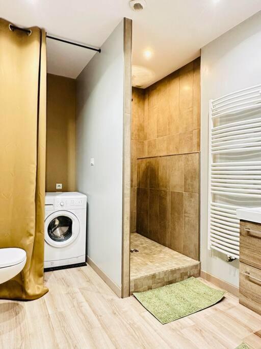 Au Coeur De Bruyeres Apartment Luaran gambar