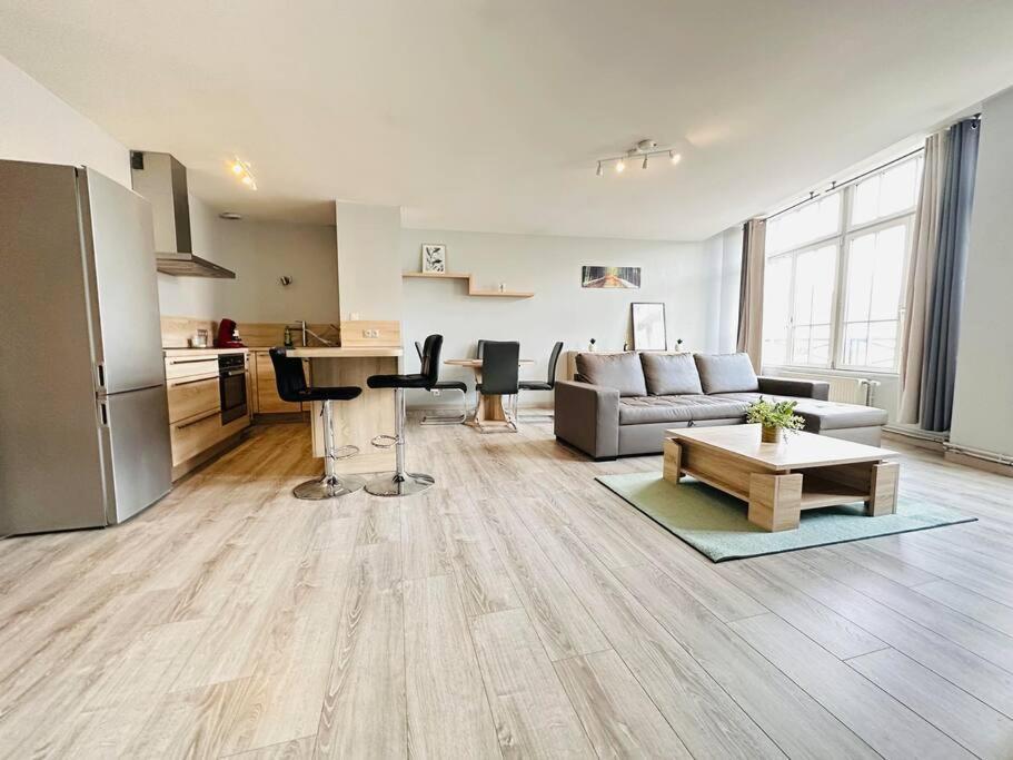 Au Coeur De Bruyeres Apartment Luaran gambar